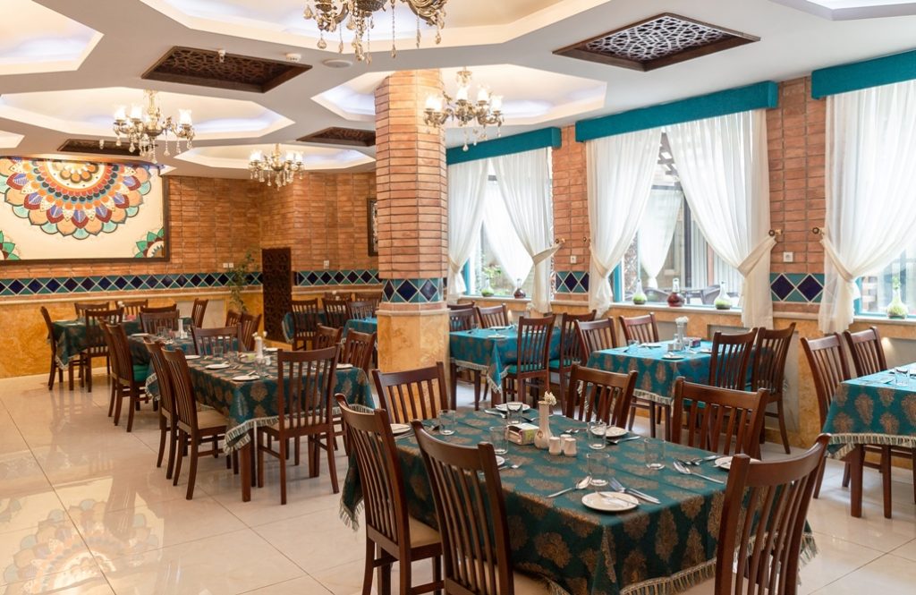رستوران هتل سنتی وکیل شیراز