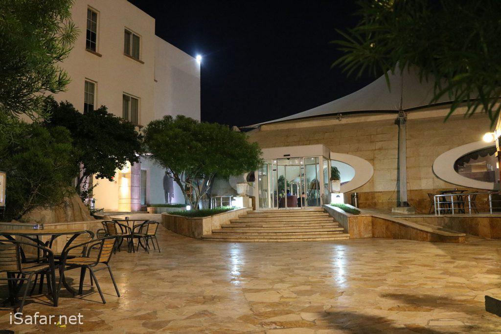 محوطه هتل تعطیلات